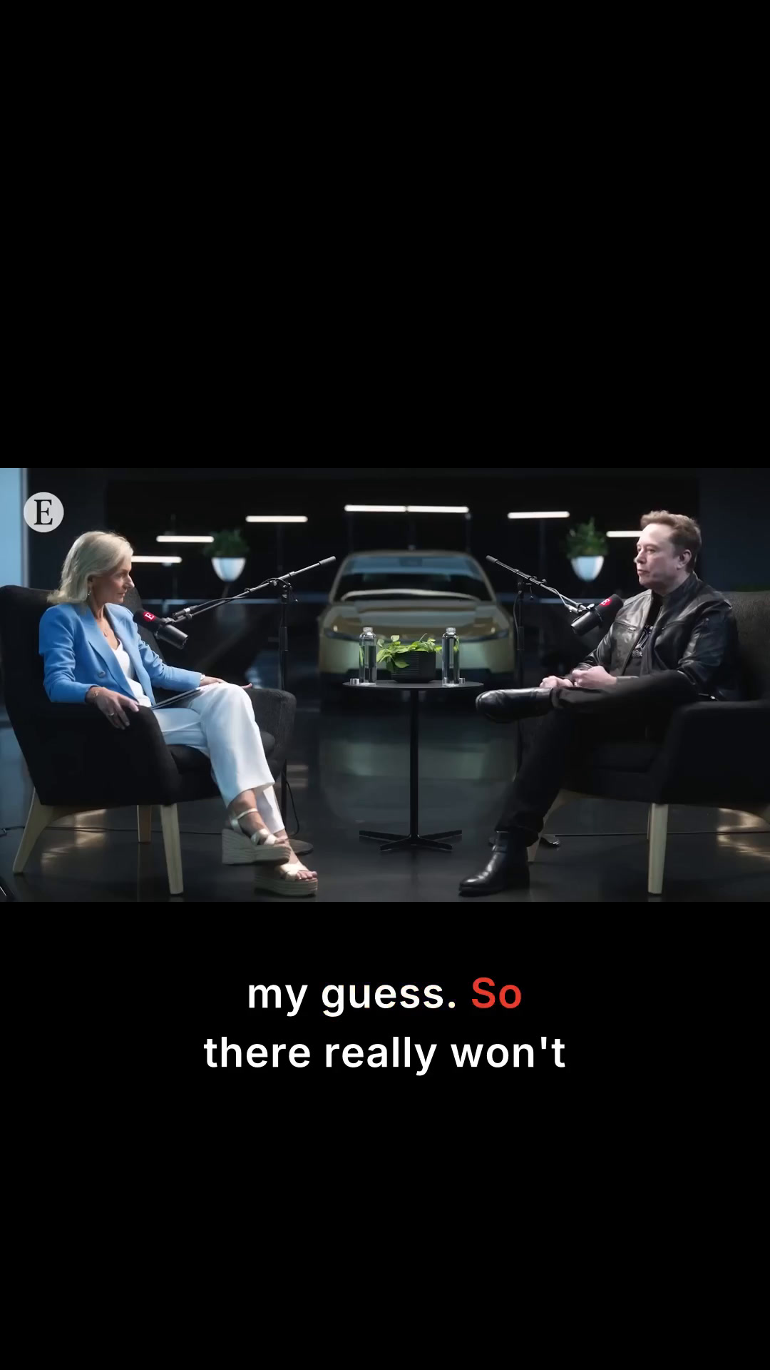 Vertical wider interview view preserving conversation context